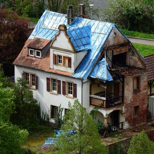 Gemeinsame Pressemitteilung von Diakonie Deutschland und Deutscher Caritasverband zum 'Baugipfel' / Energetische Gebäudesanierung: