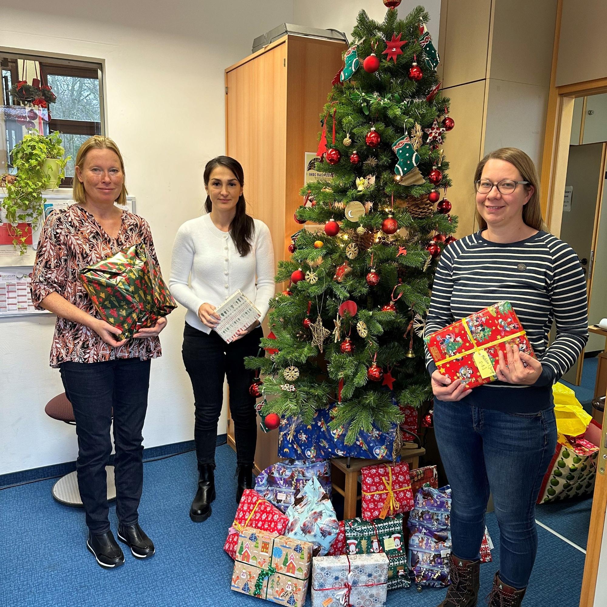 Geschenkeübergabe.Kindergartenaktion.2023